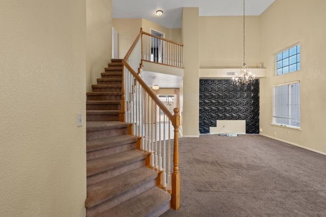 18 Jones Ranch Ct, Sacramento, CA 95838