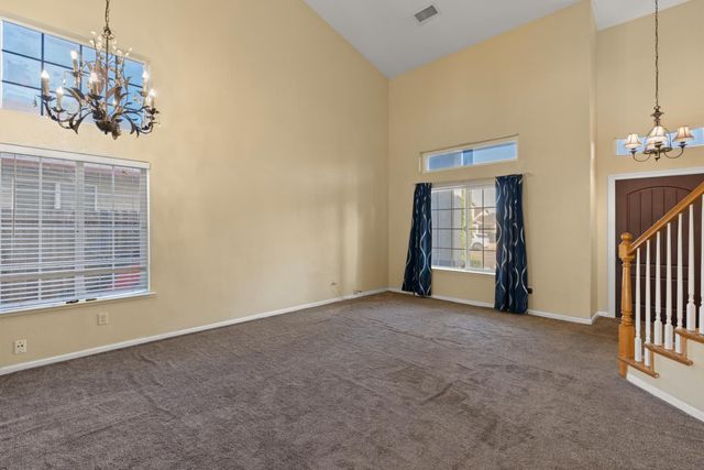 18 Jones Ranch Ct, Sacramento, CA 95838