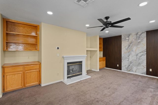 18 Jones Ranch Ct, Sacramento, CA 95838