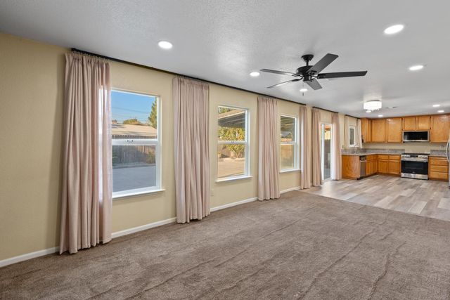18 Jones Ranch Ct, Sacramento, CA 95838