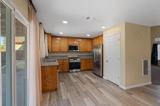 18 Jones Ranch Ct, Sacramento, CA 95838