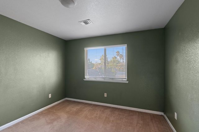 18 Jones Ranch Ct, Sacramento, CA 95838