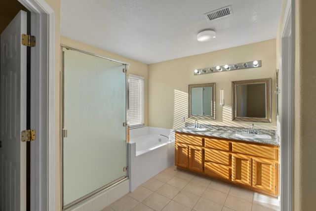 18 Jones Ranch Ct, Sacramento, CA 95838