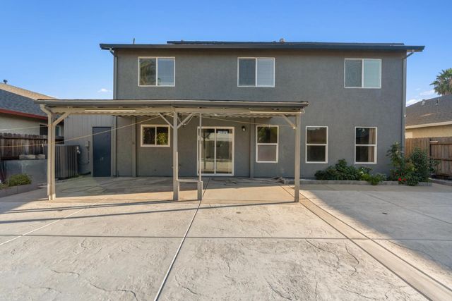 18 Jones Ranch Ct, Sacramento, CA 95838