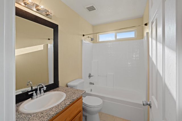 18 Jones Ranch Ct, Sacramento, CA 95838