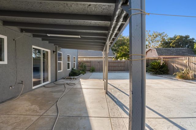 18 Jones Ranch Ct, Sacramento, CA 95838