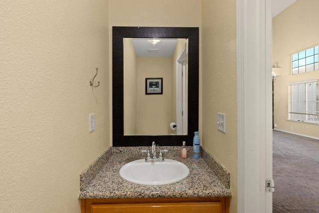 18 Jones Ranch Ct, Sacramento, CA 95838