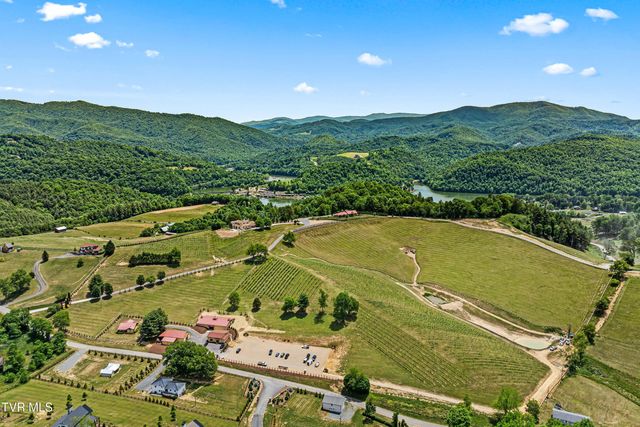 1877 Dry Hill Road, Butler, TN 37640