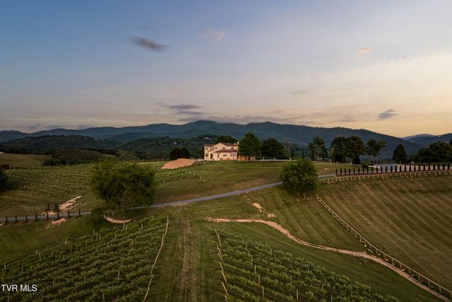 1877 Dry Hill Road, Butler, TN 37640
