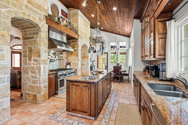 1877 Dry Hill Road, Butler, TN 37640