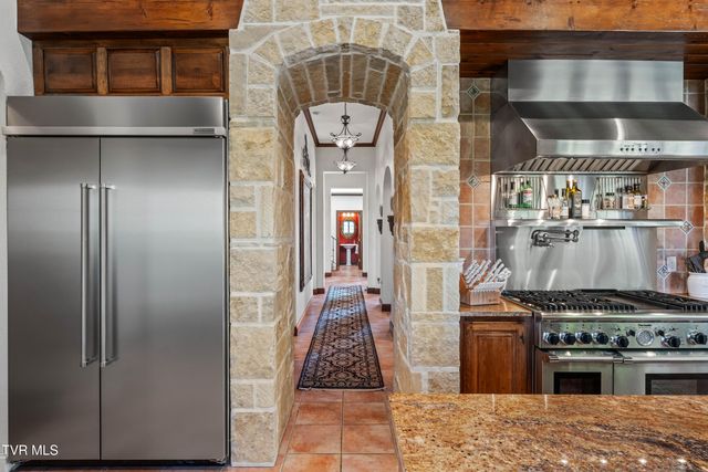 1877 Dry Hill Road, Butler, TN 37640