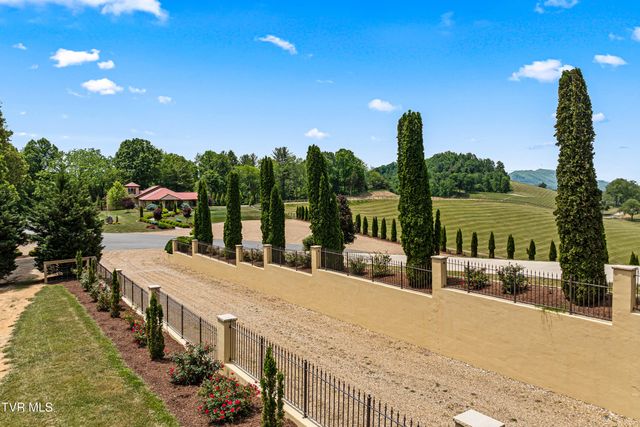 1877 Dry Hill Road, Butler, TN 37640