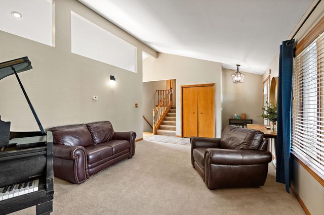 8987 Calhoun Place, Crown Point, IN 46307