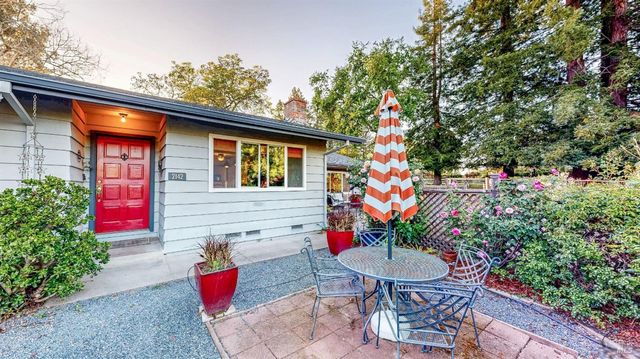 2142 Laguna Rd, Santa Rosa, CA 95401