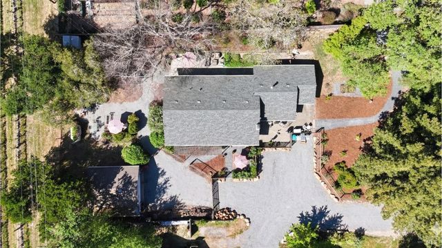 2142 Laguna Rd, Santa Rosa, CA 95401