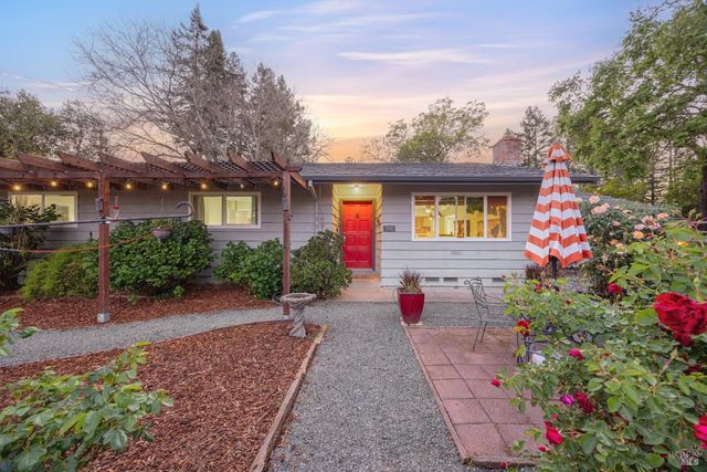 2142 Laguna Rd, Santa Rosa, CA 95401