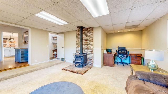 2142 Laguna Rd, Santa Rosa, CA 95401