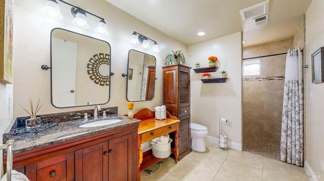 2142 Laguna Rd, Santa Rosa, CA 95401