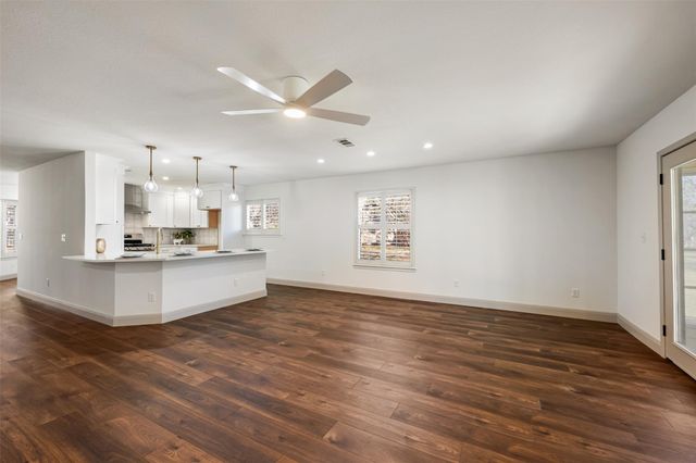 109 Vandeventer DR, Burnet, TX 78611