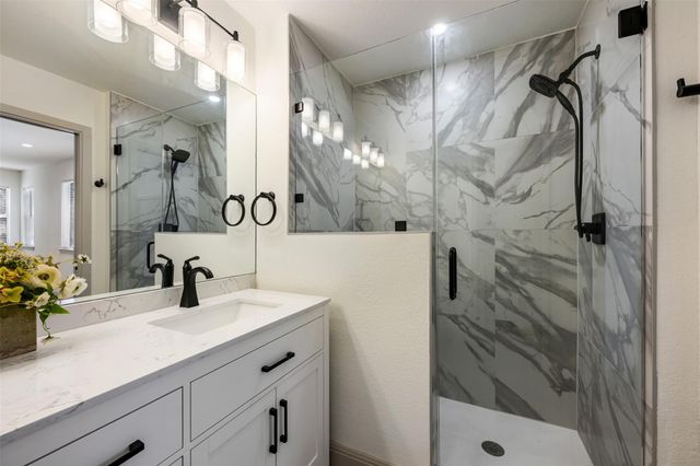 109 Vandeventer DR, Burnet, TX 78611