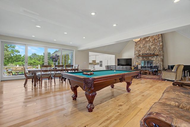 21 Grazing Field Lane, Dennis, MA 02638