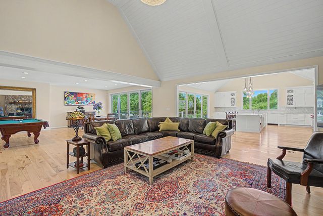 21 Grazing Field Lane, Dennis, MA 02638
