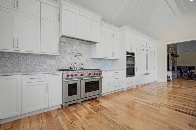 21 Grazing Field Lane, Dennis, MA 02638