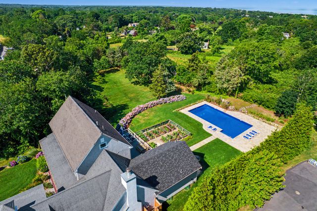 21 Grazing Field Lane, Dennis, MA 02638