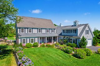 21 Grazing Field Lane, Dennis, MA 02638