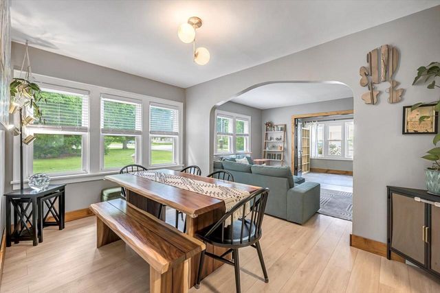 405 W Washington STREET, Waterford, WI 53185