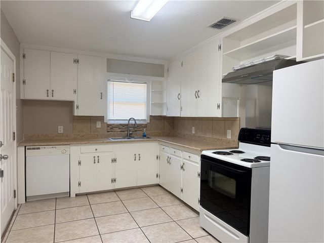 4721 Dody St, Corpus Christi, TX 78411