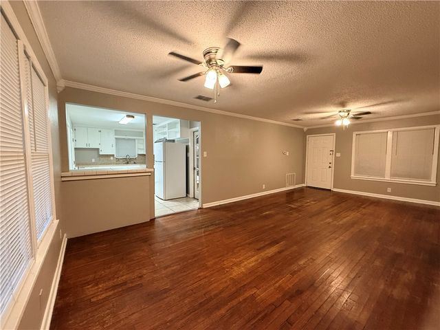 4721 Dody St, Corpus Christi, TX 78411