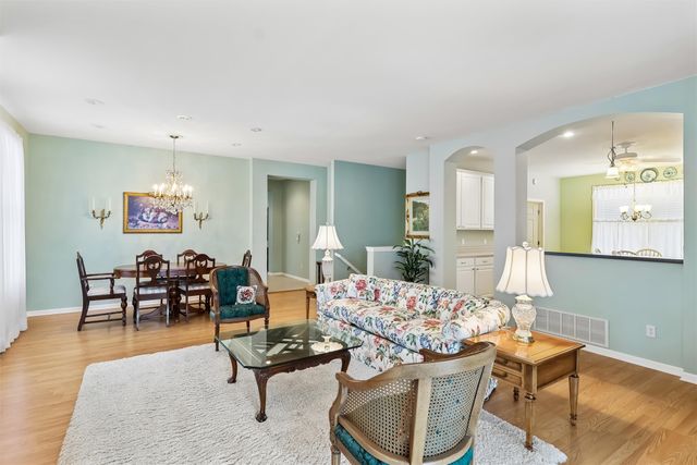 280 S 79th Street 1802, West Des Moines, IA 50266