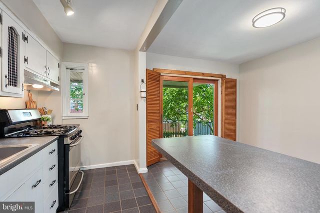 8324 RIDGELY OAK RD, Parkville, MD 21234