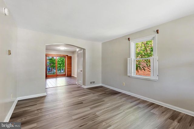 8324 RIDGELY OAK RD, Parkville, MD 21234