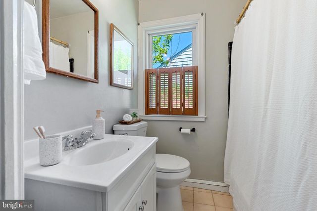 8324 RIDGELY OAK RD, Parkville, MD 21234