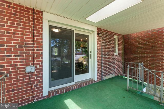 8324 RIDGELY OAK RD, Parkville, MD 21234