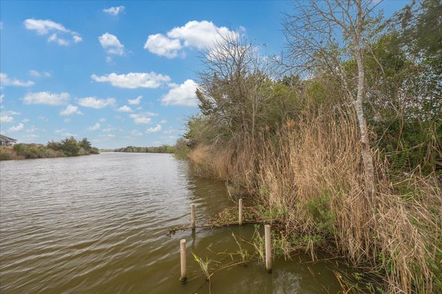 19511 Old Galveston Road, Webster, TX 77598
