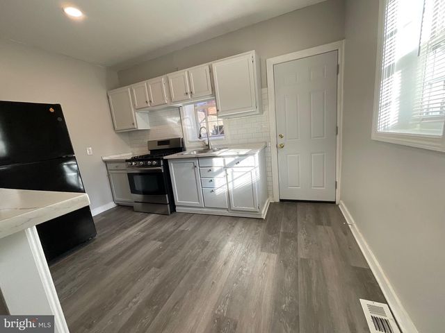 1460 S 9TH ST, Camden, NJ 08104