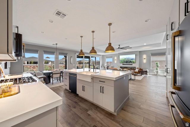 2736 WHIRLAWAY TRL, Santa Clara, UT 84765