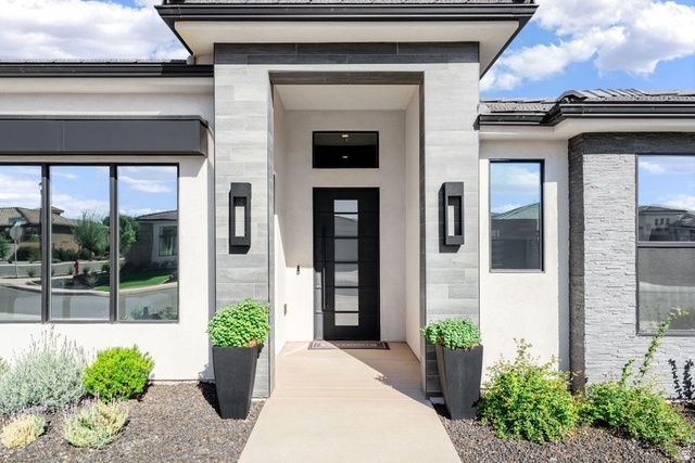 2736 WHIRLAWAY TRL, Santa Clara, UT 84765
