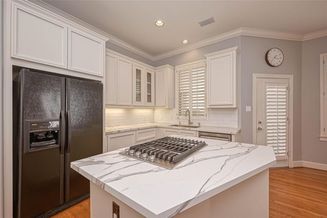 6413 Westcott Street, Houston, TX 77007