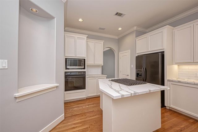 6413 Westcott Street, Houston, TX 77007