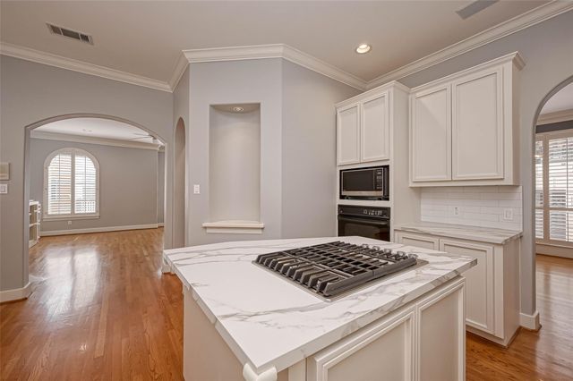6413 Westcott Street, Houston, TX 77007