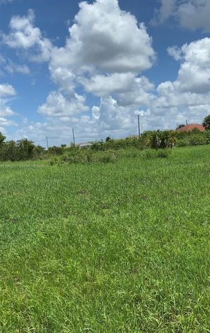 2 NW 13th Place, Cape Coral, FL 33993