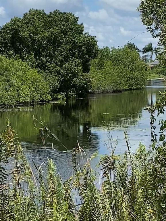 2 NW 13th Place, Cape Coral, FL 33993