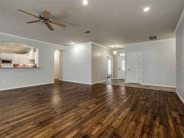 11625 Hackney Lane, Yukon, OK 73099