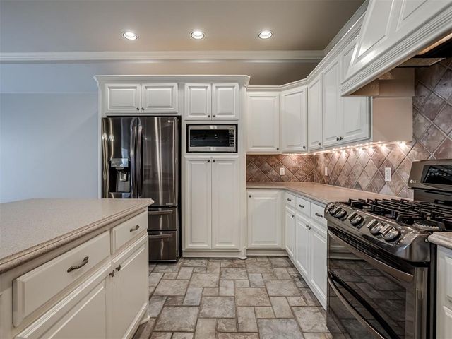 11625 Hackney Lane, Yukon, OK 73099