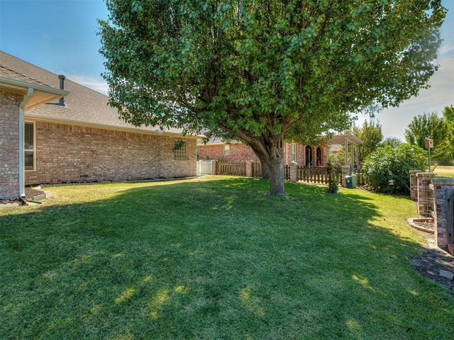 11625 Hackney Lane, Yukon, OK 73099