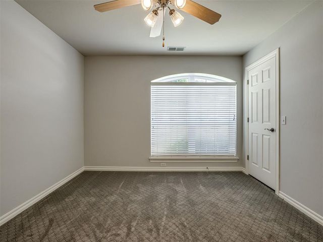 11625 Hackney Lane, Yukon, OK 73099